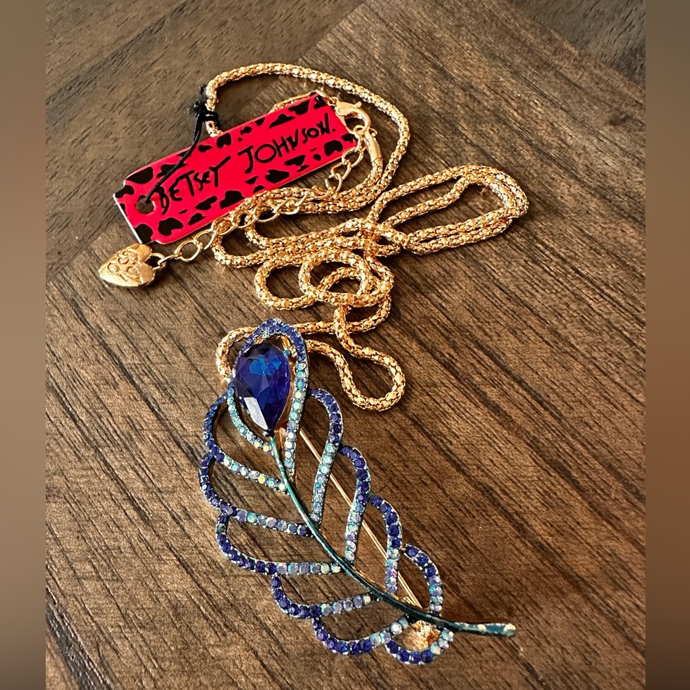Betsey Johnson Blue crystal Gold tone Feather Brooch/Necklace NWT